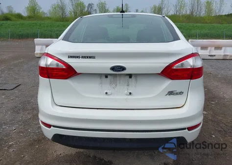 2015 Ford Fiesta S z USA, uszkodzony, nr VIN 3FADP4AJ2FM189449